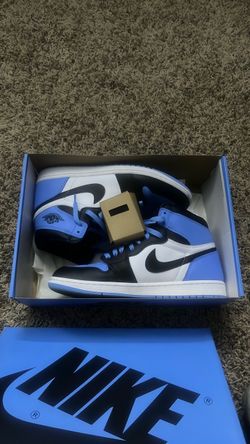 Air Jordan 1 Retro High OG UNC