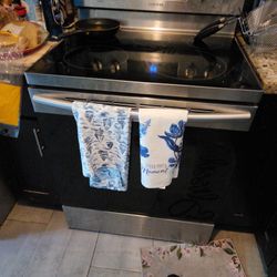 Stove And Refrigerator 