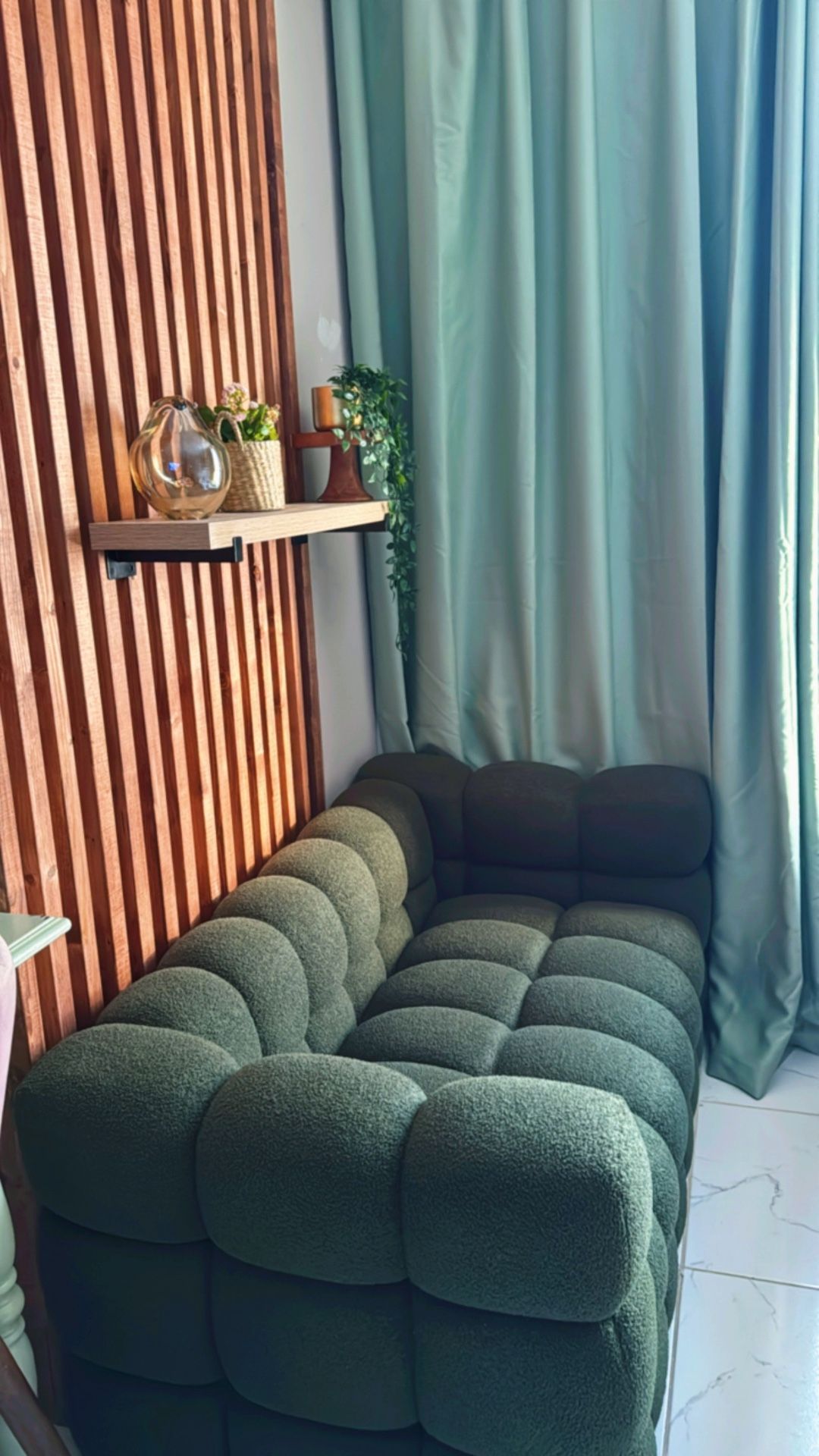 Lightly used green sofa, excellent for your living room and favorite space