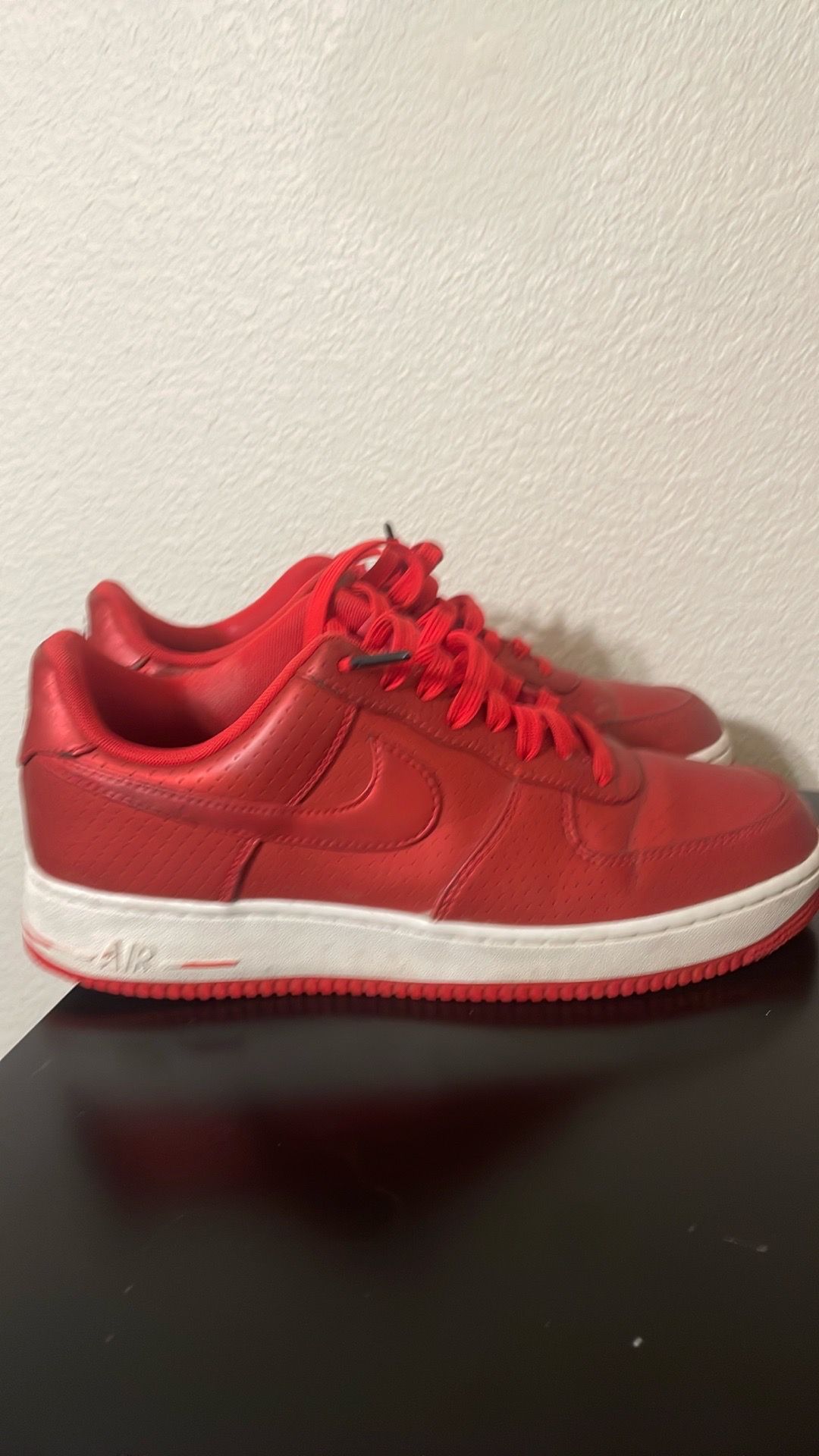 RARE TOO FIND AIR FORCE 1 LOW '07 LV8 'ACTION RED'