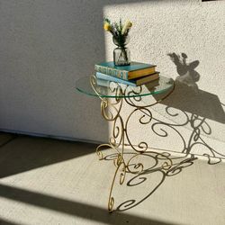 ⚜️ Vintage Hollywood Regency Glass End Table