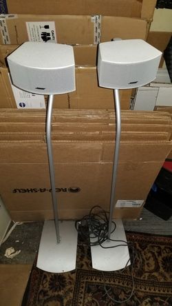 Bose speakers w /stand 2