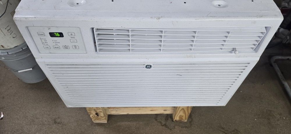 GE 230V WINDOW A/C UNIT