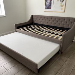 Twin Day Bed with Trundle