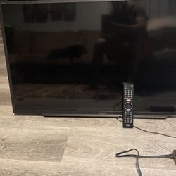 42 inch flatscreen TV Sony with the remote works very good