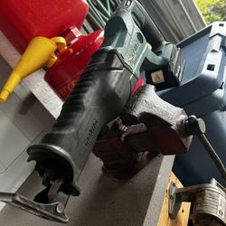 18V LXT Lithium-Ion Cordless Variable Speed Reciprocating Saw (Tool-Only)