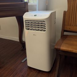LG Portable Air Conditioner 5,000 BTU + Remote – Excellent Condition