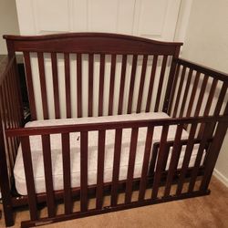 Baby Crib With Mattress 