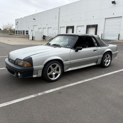 1990 Ford Mustang