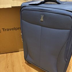 Brand New w/ Tags Travelpro Spinner Luggage Walkabout 6 Collection LARGE 