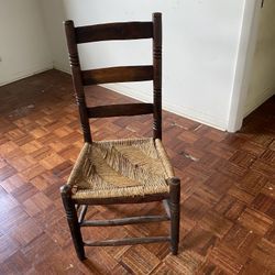 Antique Ladderback  / Straw Vintage Chair 