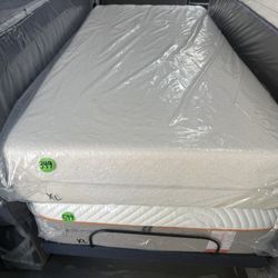 TWIN XL TEMPURPEDIC MATTRESS & BOX SPRING BED SET