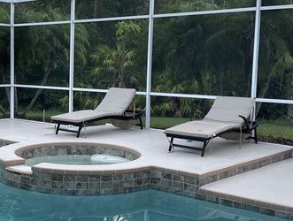 Pool Lounge Chairs With Baskets And Cushions
