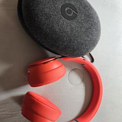 Beats Solo Pro (Red)