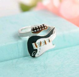 Wrap around guitar ring