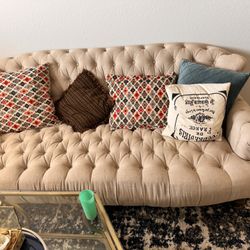 Very Nice And Comfy Sofa 