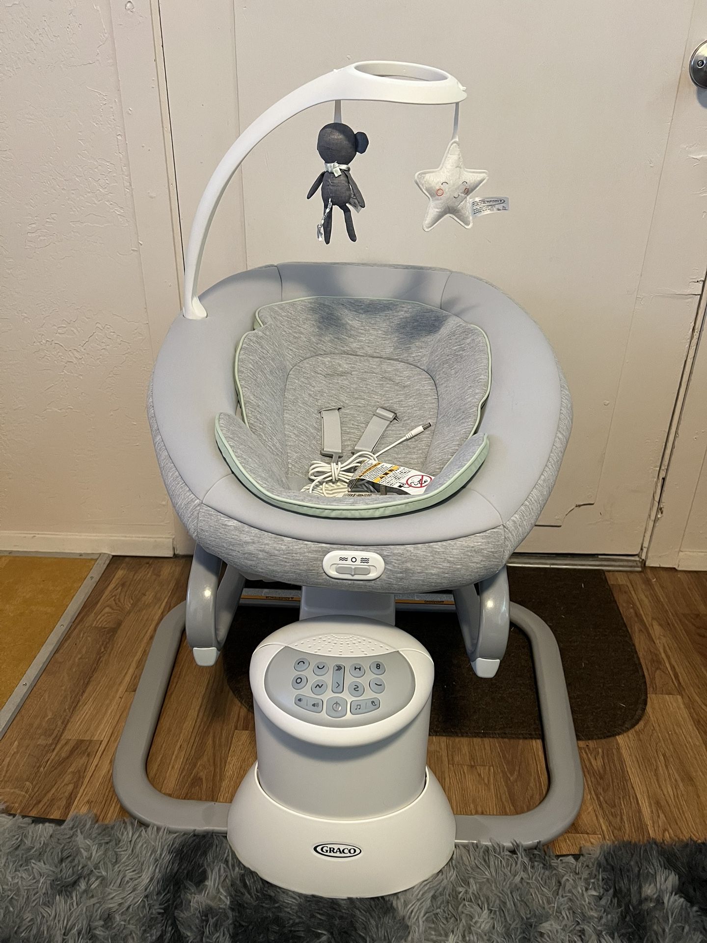 Like New Graco Soothe My Way Swing
