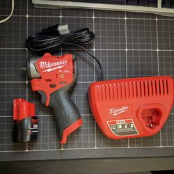 Milwaukee M12 FUEL 12V Lithium-Ion Brushless Cordless 1/4 in. Subcompact Impact