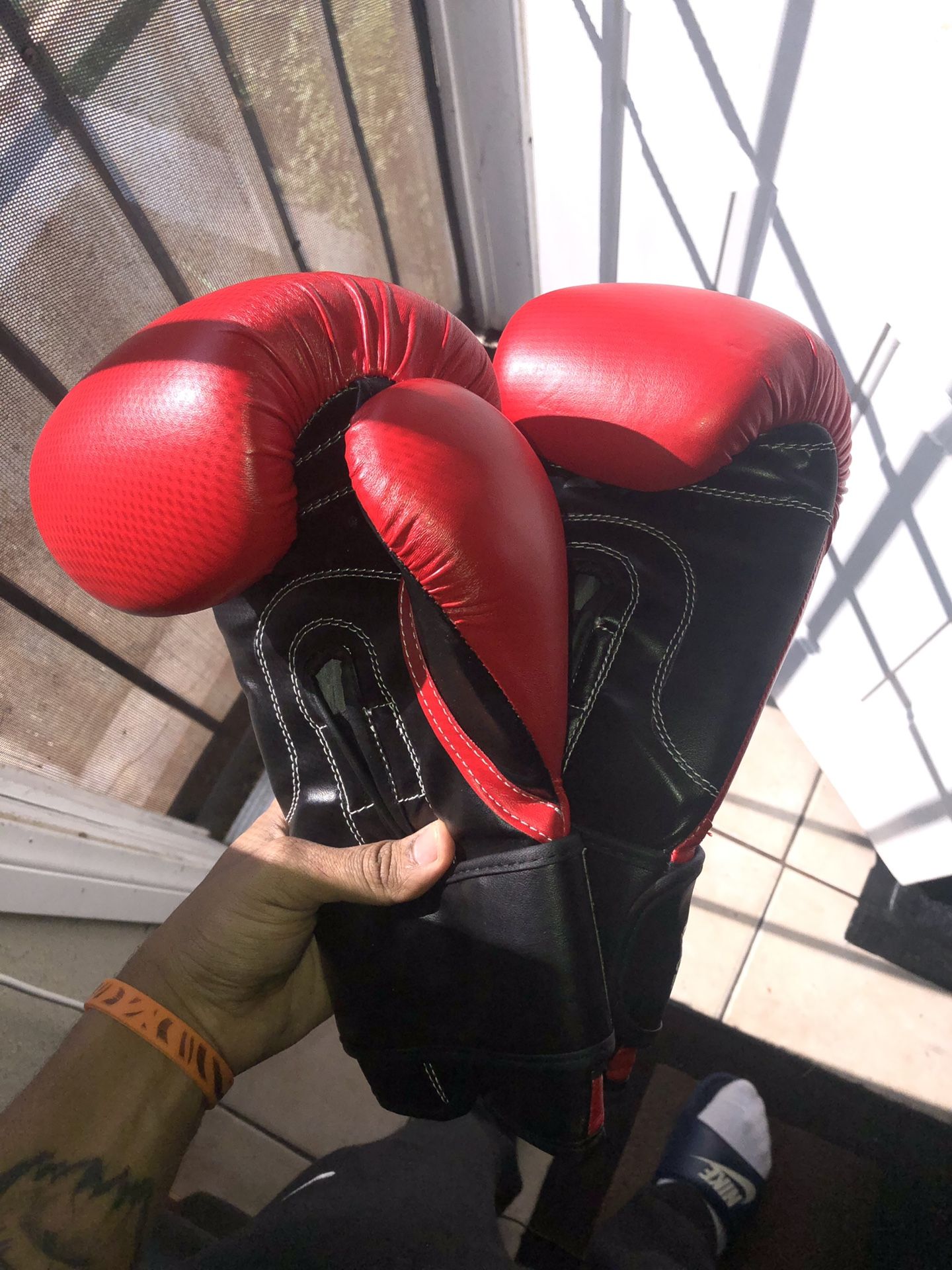 14oz PRO brand boxing gloves for Sale in Compton, CA OfferUp
