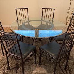 Dining Table & Chairs