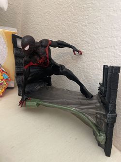 Spider-Man Miles Morales PVC Diorama