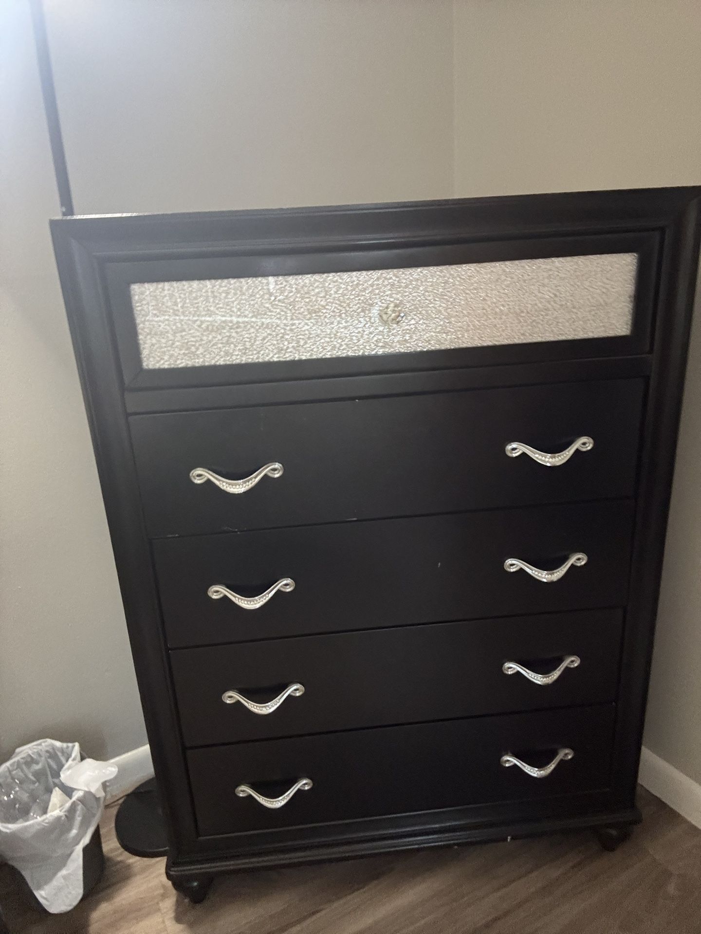 Great Condition Drawer Unisex