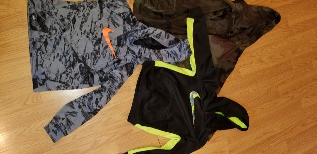 Boys Nike Pullovers And Camo Jacket Size 7