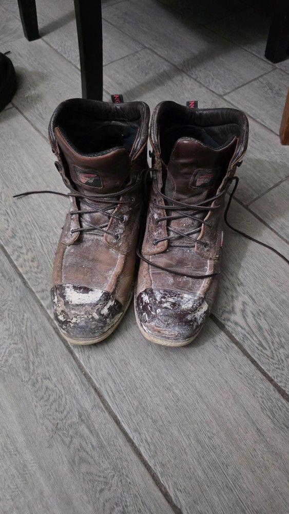 FREE Redwing Boots w/ Aetrex Insoles (11)