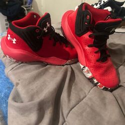 Under Armour Boys Red Jet Basketball Sneakers
