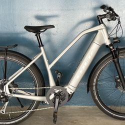 Trek Allant+ 7S Electric Hybrid Bicycle Size L Very Low Mileage 