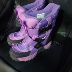 Girls Size 2 Snow Boots 