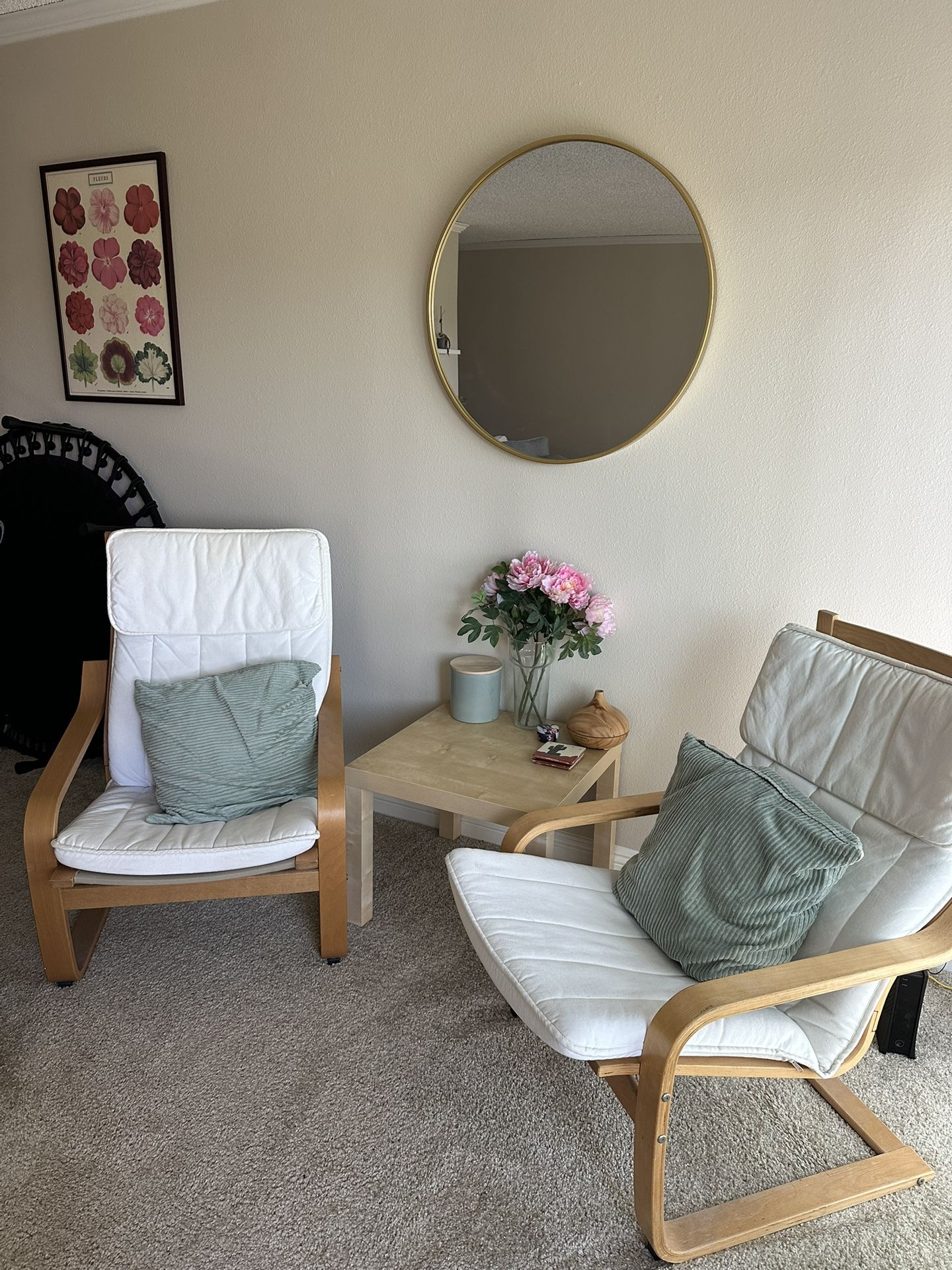Set of 2 Armchairs & Side Sable
