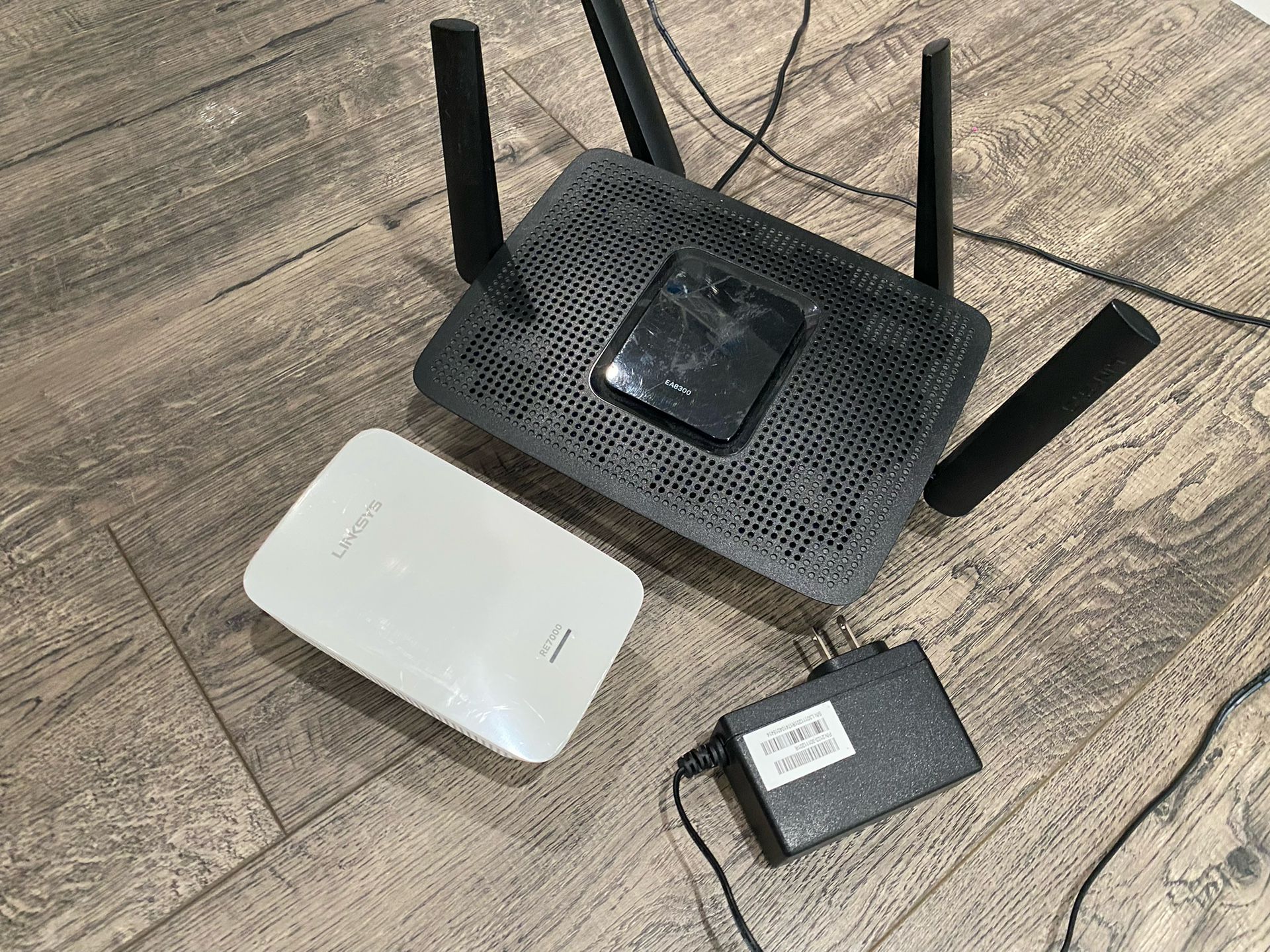 Linksys Wireless N Router With Wi-Fi Extender 