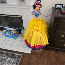 Snow White Pinata