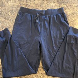 black mier joggers Size L