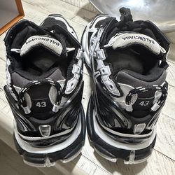 Balenciaga runners