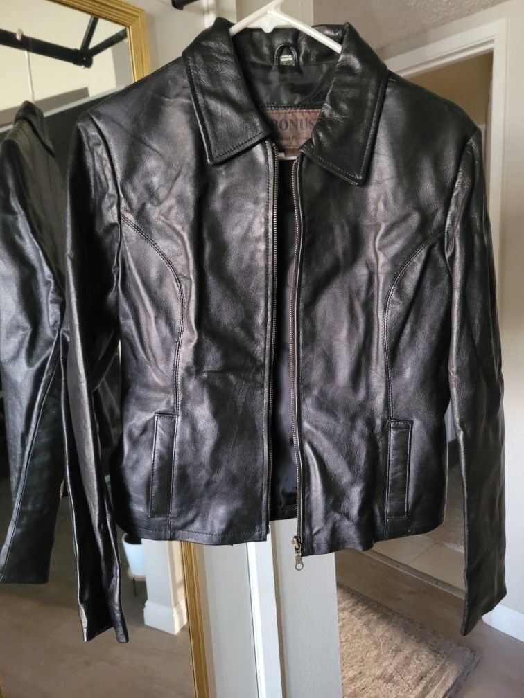 Women's Leather JACKET