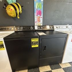 Speed Queen TC5 And DC5 Washer And Dryer Set In Black 🏝️