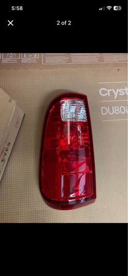 Super duty driver taillight assembly