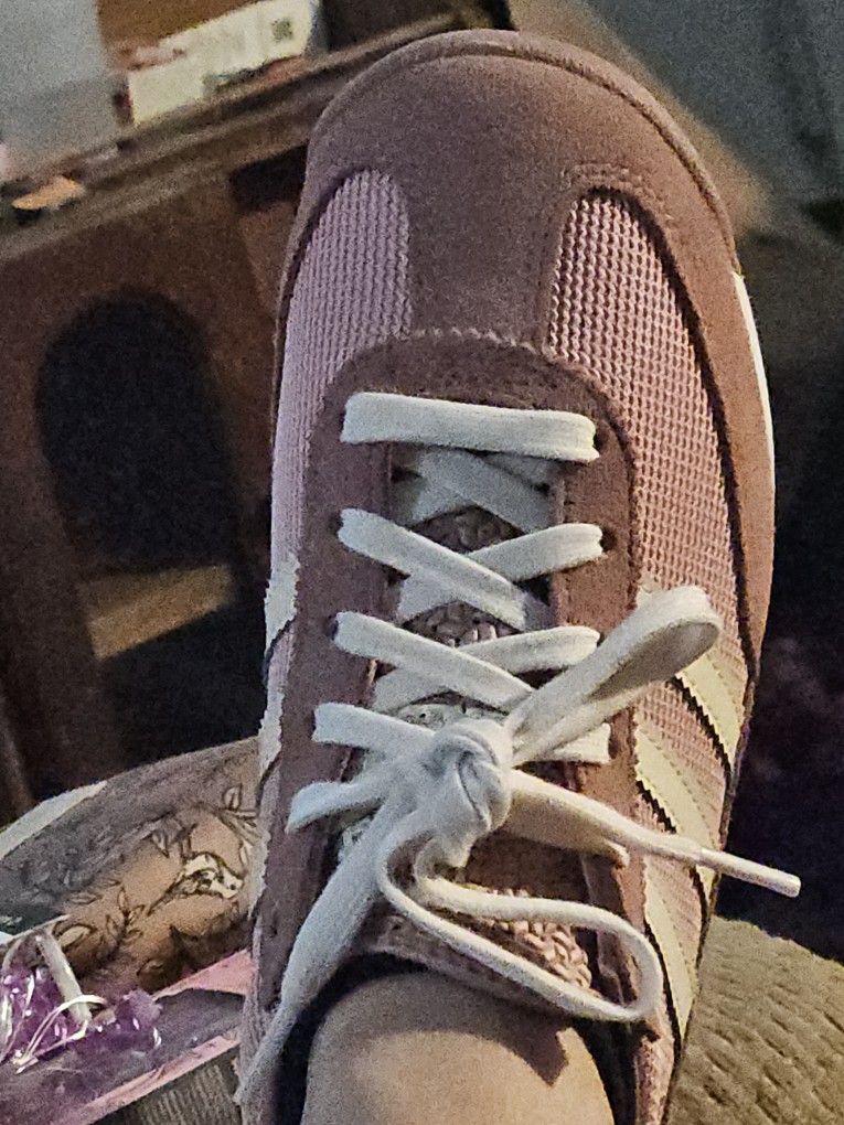 Adidas Size 6 Women’s 