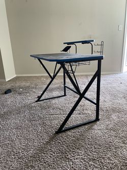 Gaming desk