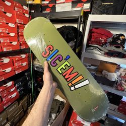 Supreme x WTAPS “Sic’Em Skateboard Deck Brand New!