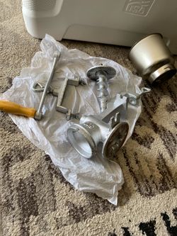 Molino de granos  manual (manual grain mill o hand-crank grain grinder)