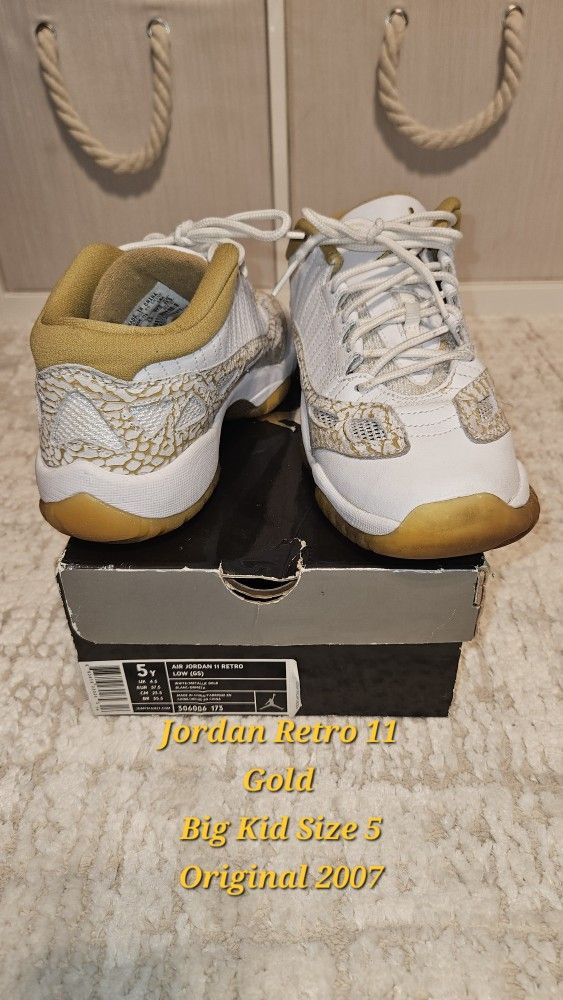 Jordan Retro 11, Gold, Big Kid Size 5