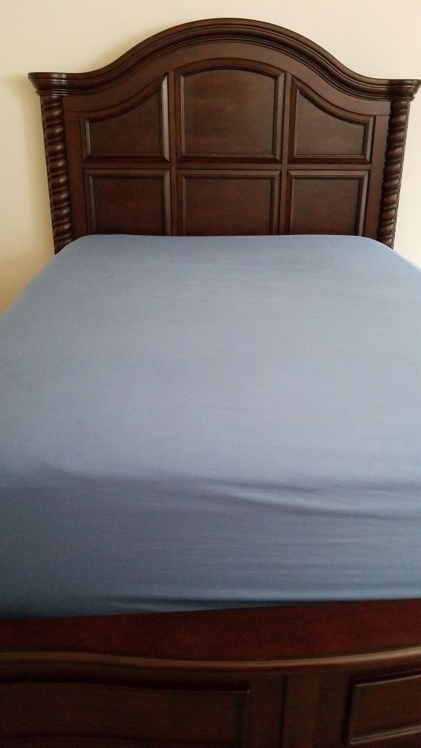 Havertys Queen Bed Not Mattress Furniture In Mauldin Sc Offerup