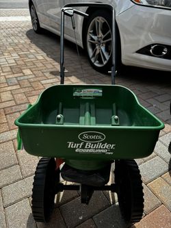 Fertilizer Lawn Spreader