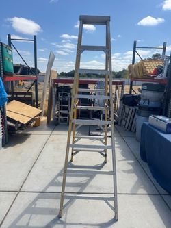 8’Fiber Glass Ladder