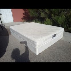 QUEEN SIZE SOLID METAL BED FRAME  WITH MATRESS AND BOXSPRING 🥰 