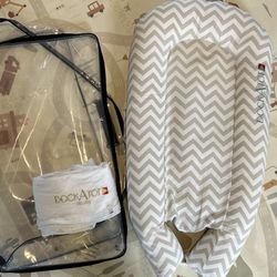 Dockatot Lounger + Extra Cover + Carrying Case