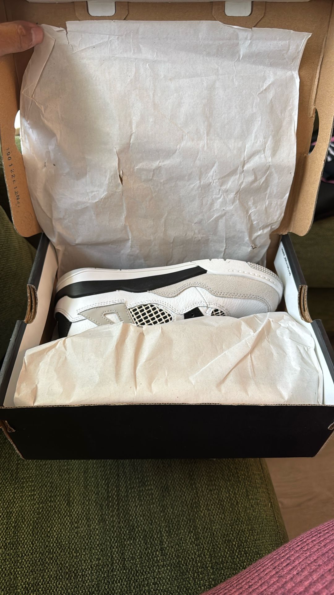 Kids Jordans 4 SIZE 2Y